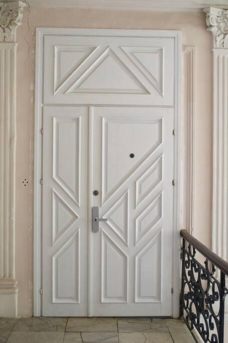 White Door Apartments Heart Of Odessa 4 Extérieur photo